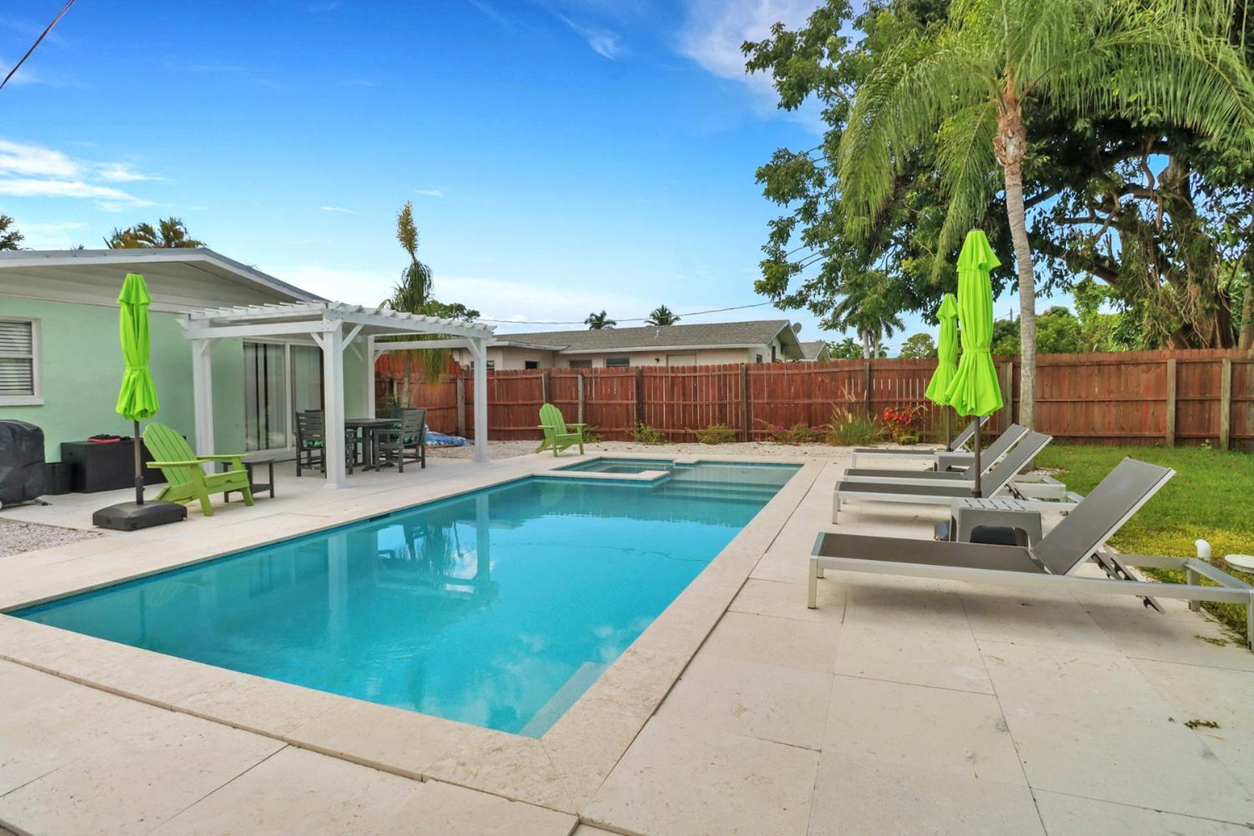 Little Beach House W/ Pool&Spa - 5 Minutes To Vanderbilt Beach North North Naples 外观 照片