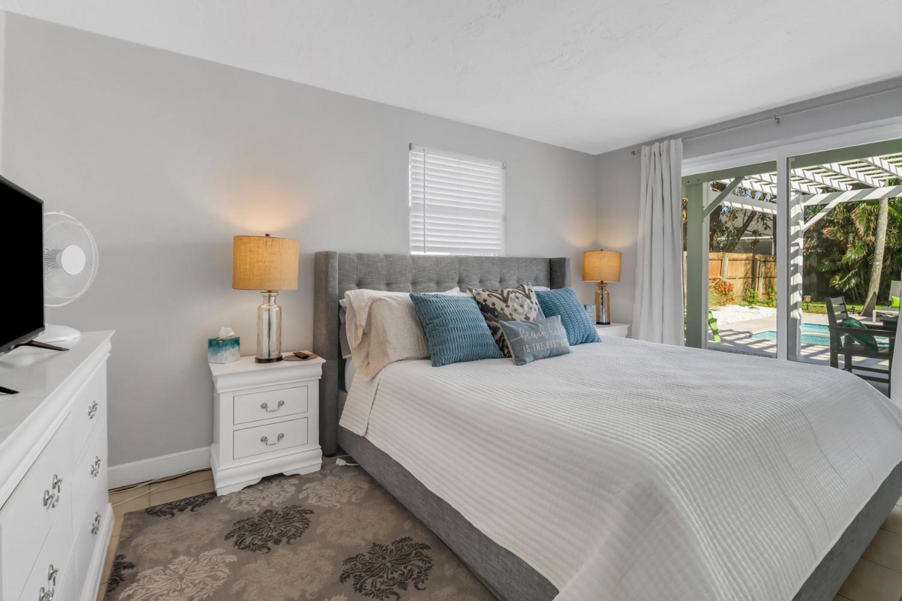 Little Beach House W/ Pool&Spa - 5 Minutes To Vanderbilt Beach North North Naples 外观 照片