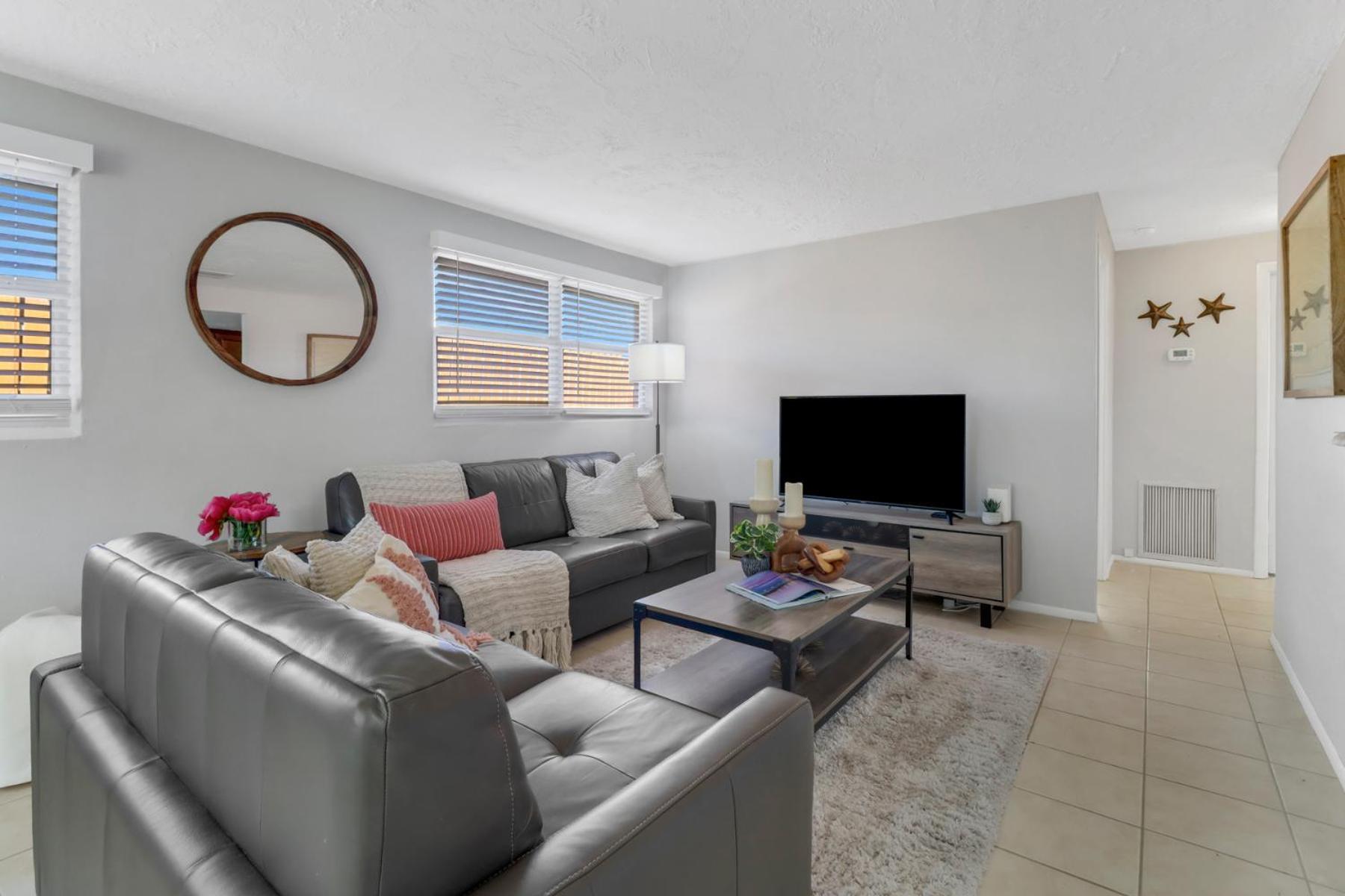 Little Beach House W/ Pool&Spa - 5 Minutes To Vanderbilt Beach North North Naples 外观 照片
