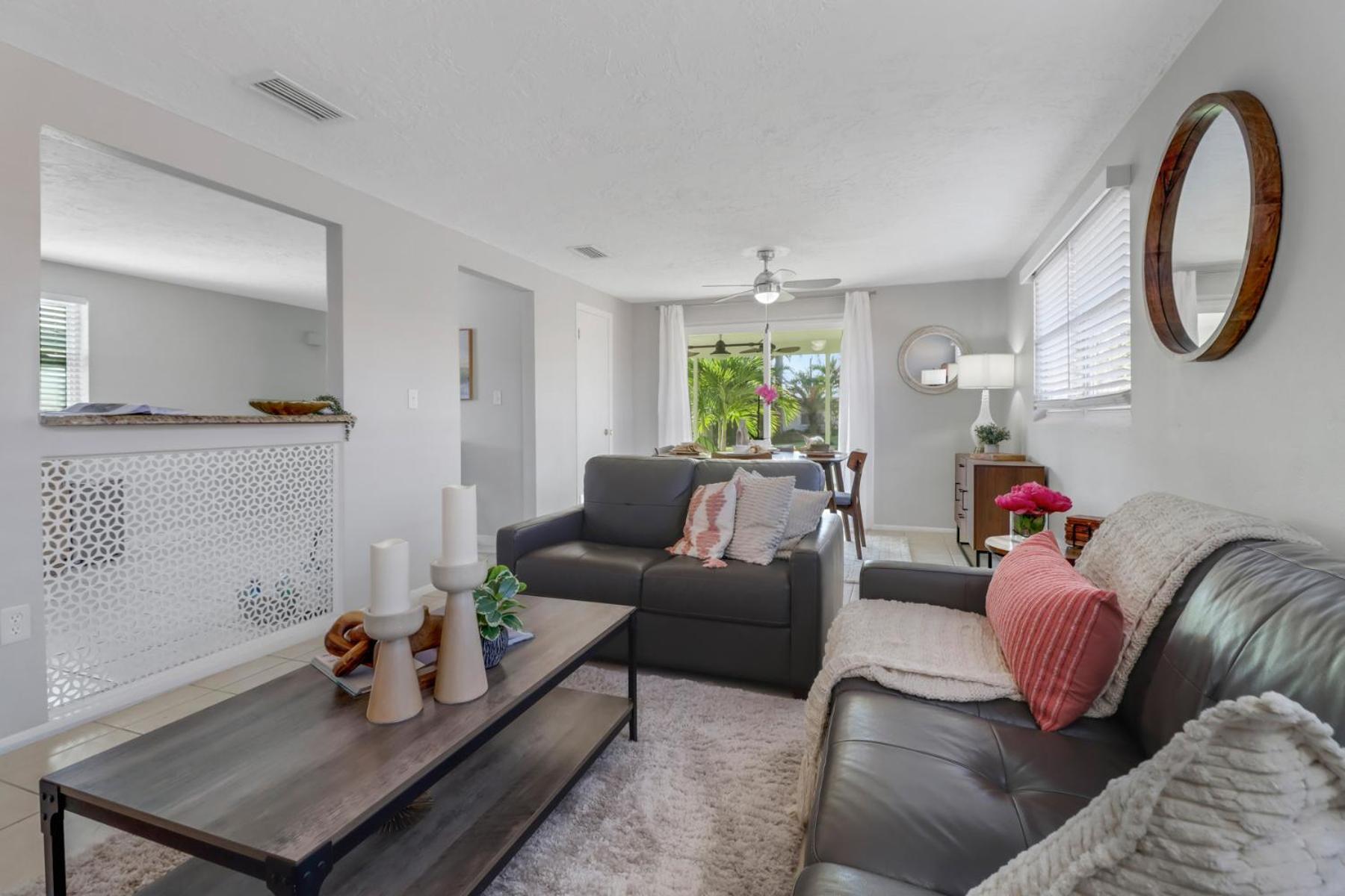 Little Beach House W/ Pool&Spa - 5 Minutes To Vanderbilt Beach North North Naples 外观 照片