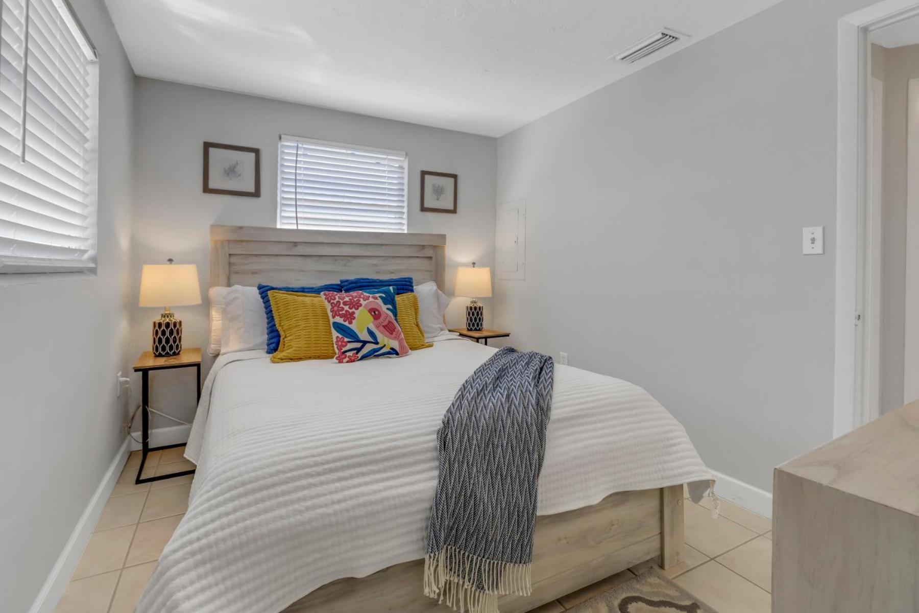 Little Beach House W/ Pool&Spa - 5 Minutes To Vanderbilt Beach North North Naples 外观 照片