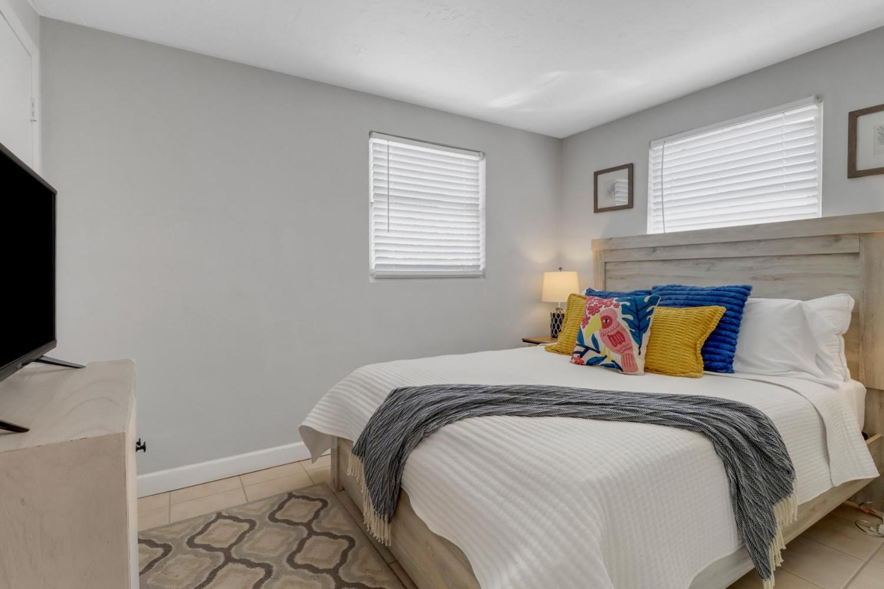 Little Beach House W/ Pool&Spa - 5 Minutes To Vanderbilt Beach North North Naples 外观 照片